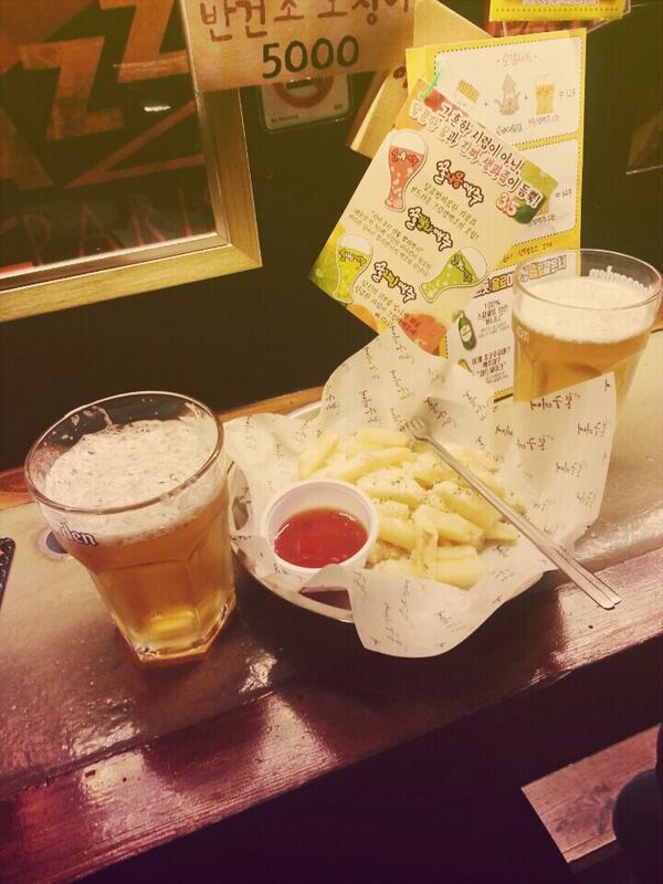 man_duckk's tweet photo. 인제대학교 ���구비어 꿀맥주 ㅁ맛있어욤 #최고 http://t.co/AHkKZProV6