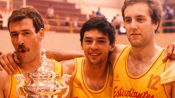 MovistarEstu's tweet photo. Así recordaban ex compañeros, periodistas, aficionados... al fallecido Carlos Montes http://t.co/TFdVfv3uE5 http://t.co/UyJ9mdBKAk