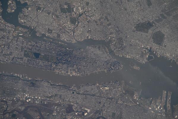 NASAJohnson's tweet photo. Photo of #NYC during the afternoon in May taken from #ISS during #Exp39... https://t.co/MLm4OkF2nR http://t.co/uDQAtVciVD