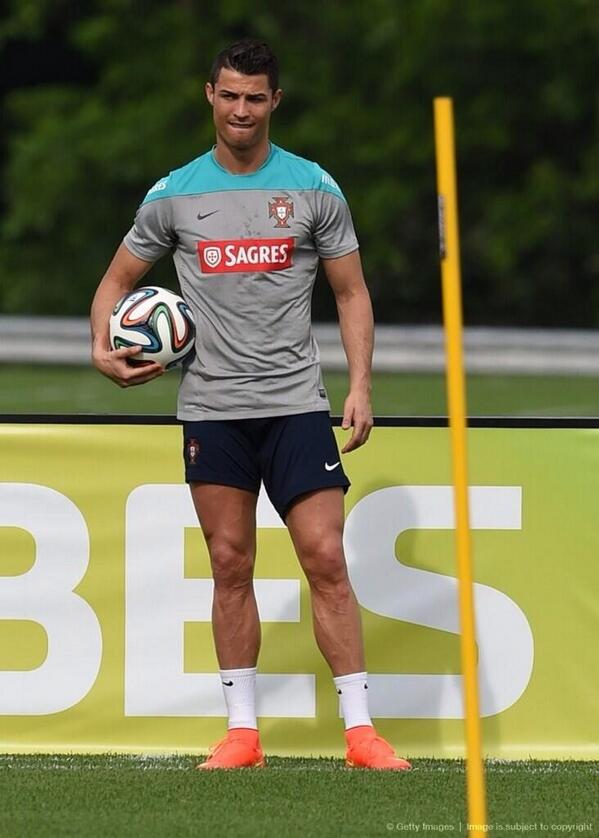 mo_sensei01's tweet image. CR7 #PerfectPlayer 👌👌💪