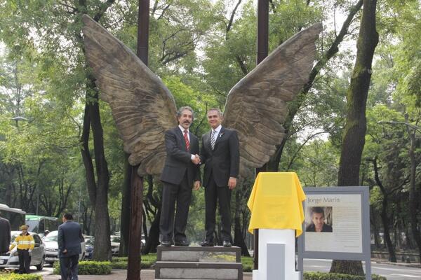 ManceraMiguelMX's tweet photo. Visiten el extraordinario trabajo de @Marin_escultor ubicado en Paseo de la Reforma a un costado del @mna_inah . #mm http://t.co/ExBPuQe5Lu