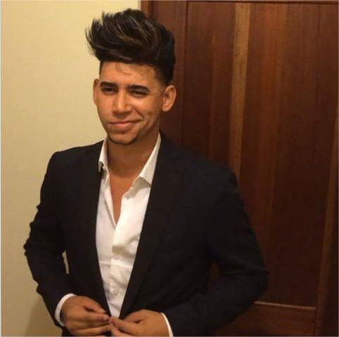 Super_Poe's tweet photo. El pordiosero que se convirtió en Rey.. @PoetaCalle http://t.co/jxisd4Jgae