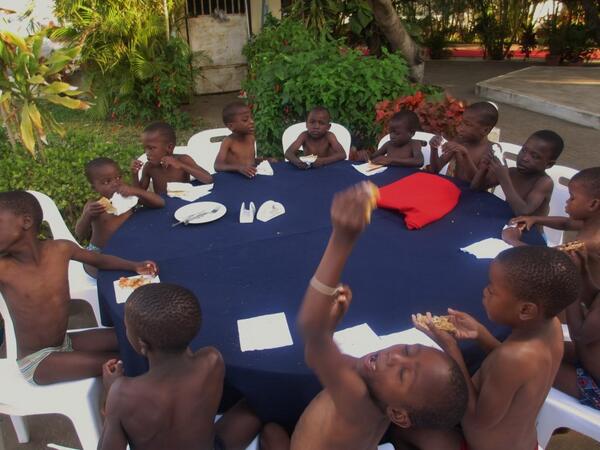 52for1's tweet photo. An important Round Table discussion about the merits of pizza at the pool! #lifewelllived http://t.co/qQSQ1XCBWc