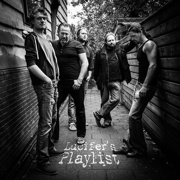 LucifersPL's tweet photo. Luisteren maar! http://t.co/Lobg2R82IH http://t.co/l1xZPz8GBs