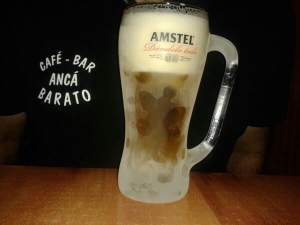barato27's tweet photo. Durante los partidos del mundial pide tu JARRA AMSTEL "ANCÀ BARATO" y podrás conseguir la camiseta de la SELECCION http://t.co/0kdT4r1c5A