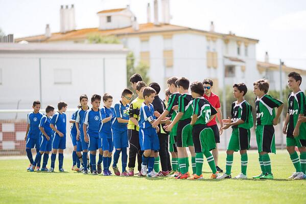 Viesgo_ES's tweet photo. ¡Gracias a todos los que habéis hecho posible la celebración un año más de la Copa E.ON en San Roque #FamilyFootball http://t.co/LP7IC6FboE