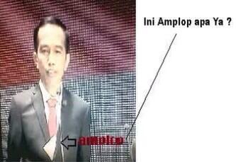 aant0n's tweet photo. Mau kondangan pak?? Amplopnya nongol.. Apa kebetan?? #Ehhhhhhh http://t.co/pGPX4dmC3C