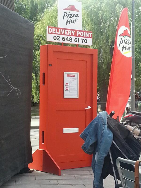 Kunz15's tweet photo. Pub moderne ! #Streetmarketing http://t.co/zQALq5a5tQ