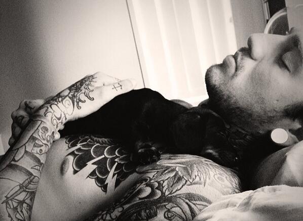 ProminentFraud's tweet image. Mondays keep us in bed all day until it's done and over with.