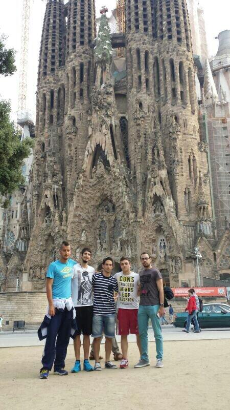 davidmg1991's tweet photo. Buen finde en Barcelona con @LuisCarre89 @kevin94ln @KevinYeyo @DanielPerez1523 y otros muchos mas http://t.co/5vdp0B7clB