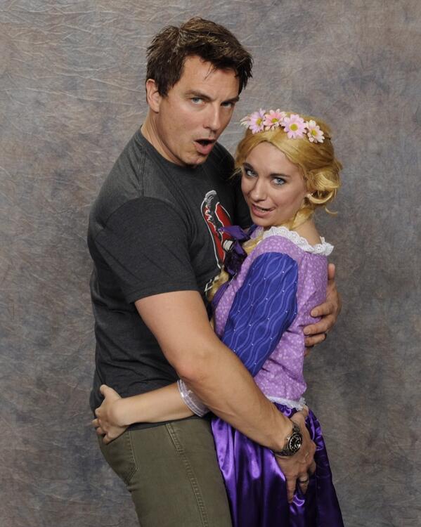 finelytaylored's tweet photo. #PhoenixComicon #phxcc2014 #JohnBarrowman http://t.co/oB4sHbm5Ty