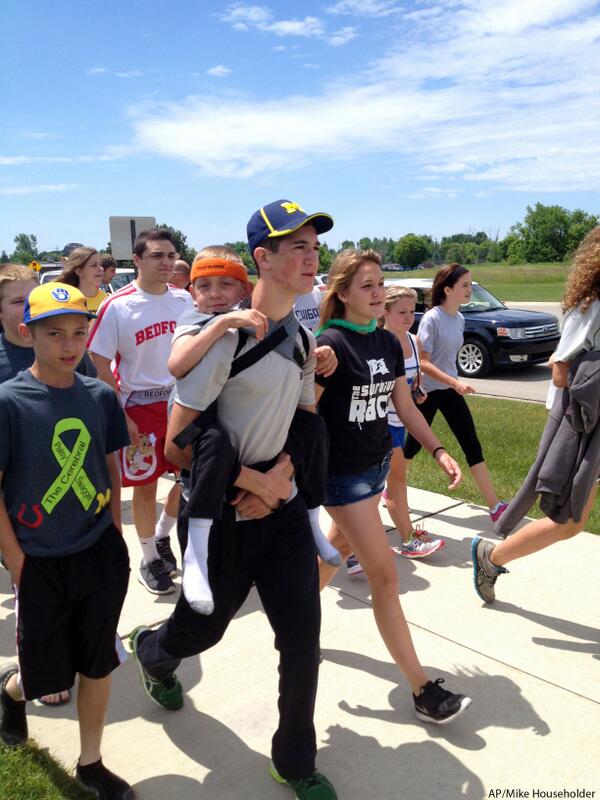 FoxNews's tweet photo. #INSPIRING:Teen walks 40-miles carrying little brother w/ #cerebralpalsy to raise awareness http://t.co/IPfn34jkHV http://t.co/li0uSTVCji