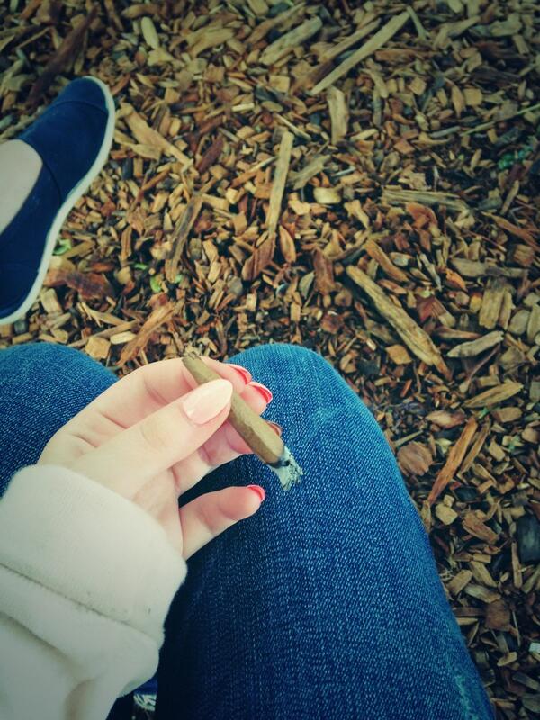 Mellowed_Outxo's tweet image. 👌🍁 #fuckschool #basicallysummer #dutta #park