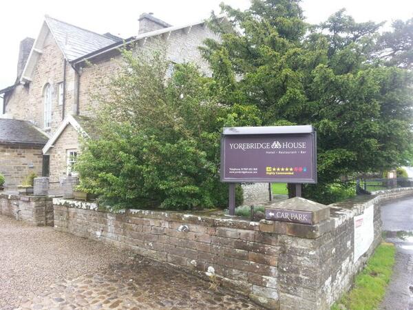OllyShepherdFF's tweet photo. How about this! 5 star fishing on the Ure + 5 star accomodation/food with @YorebridgeHouse. Its the perfect package! http://t.co/kRfRNhS61o