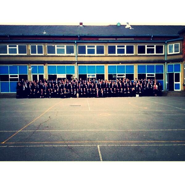 miacook98's tweet photo. Only 4 days left of school 🙉 http://t.co/qkRUWKmQsR