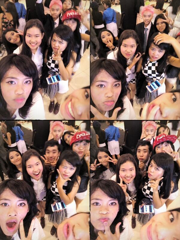 Sama <a href="/USDC_Official/">Unstoppable Dance Cr</a> gak semuaaaanya tapiii :( kangen foto bareng gakk? aku siih yees hoho