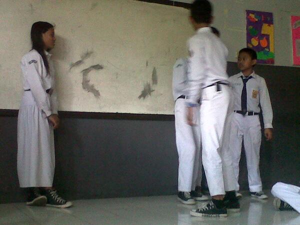 Drama pendek kelompok rudi \(m)/