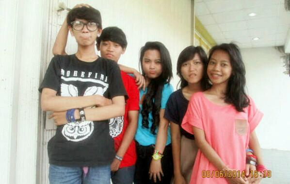 Rediyestha's tweet photo. @jayantimandas13 @davi_frisha @Shintaisdia10 @LipsAFK http://t.co/muFlNkvVkk