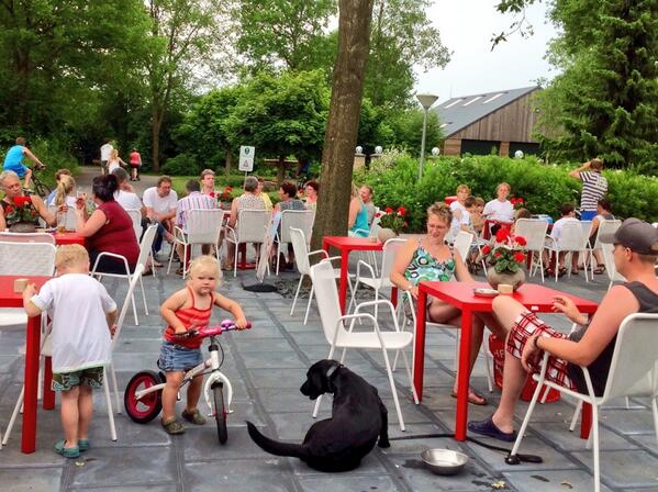 Geen noodweer hier in Wateren hoor!gezellig terrasje..#molecaten Park Het Landschap