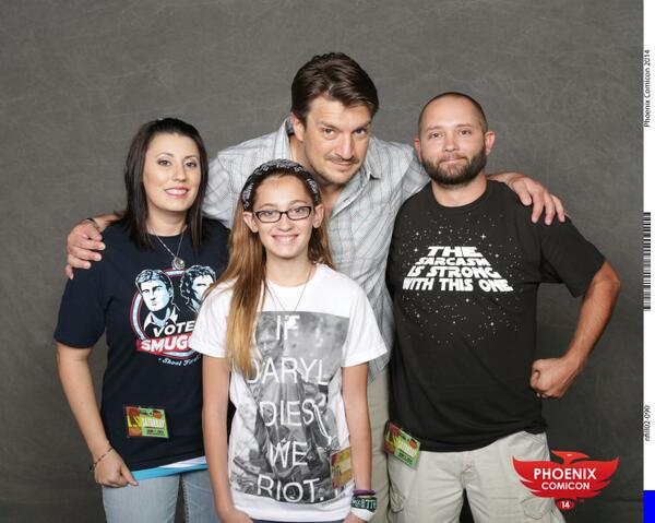 Aces24's tweet photo. Food poisoning, sick allnight, long lines, was all worth it 2 see this amazing guy!  @NathanFillion #phoenixcomicon14 http://t.co/tC3ie3bwfE