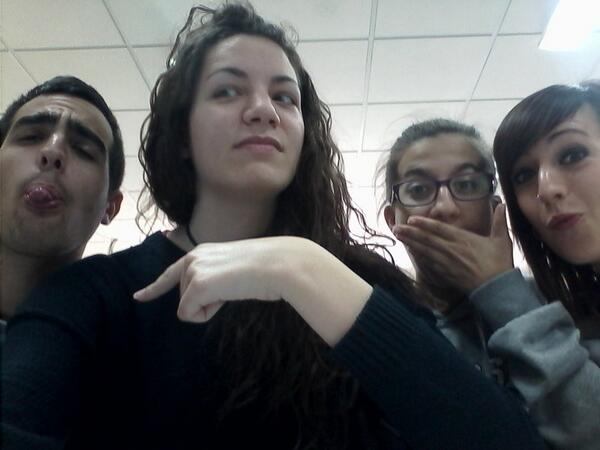 Cristina__1996's tweet photo. Buenos momento tos como estos se echaran de menos #l@squiero  @Mari_Gabarron @jonhyGonzalez92 @AstyNB http://t.co/lw7oOJskw2