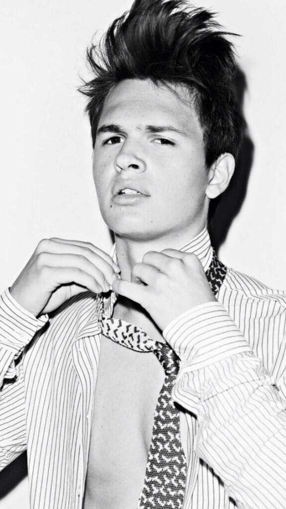 Augustus Waters (@augustusfake) on Twitter photo 