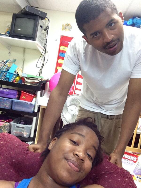 80zBaby_'s tweet image. Being silly with my baby sis @AnnaBayee