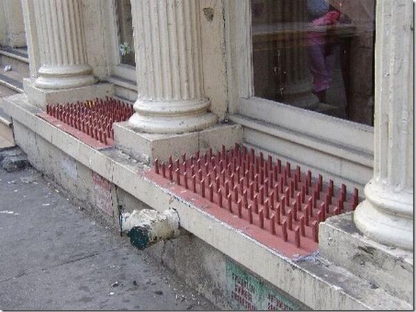 RaniaKhalek's tweet photo. Anti-homeless spikes aren't isolated to London. NYC hates the homeless too http://t.co/8GX7y1ZY56 ht Josmar Trujillo http://t.co/wY0pFkI3L7