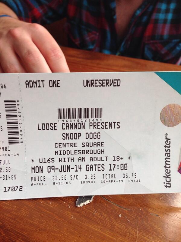J_Burn8's tweet photo. Ready for @SnoopDogg in #middlesbrough #ginandjuice #laidback http://t.co/Fy9SlPp6Nc