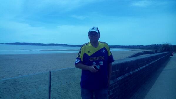 juthejack's tweet photo. Today at Swansea with my hubby http://t.co/KbOgTwTSRB