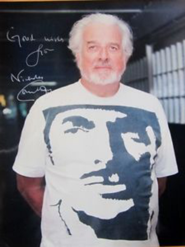 DocWhoCast's tweet image. Nicholas Courtney in a Nicholas Courtney t-shirt