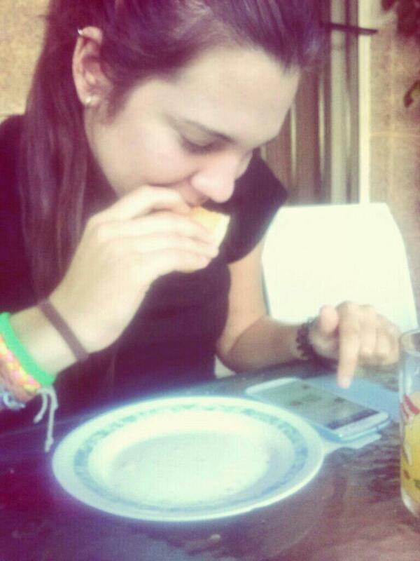 mariarome2's tweet image. #me #instamerienda #bocadillosalami #instaguau #fly en #casamaite #instamoment