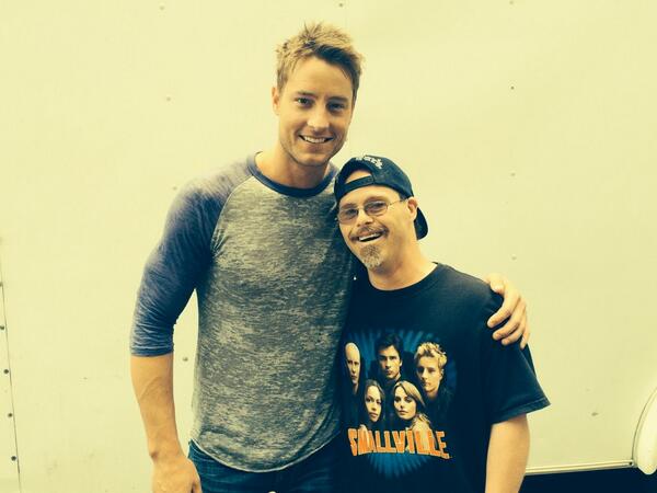 justinhartley's tweet photo. Hanging on the set of #Mistresses with my new friend Ryan...and some old ones. #Smallville http://t.co/kJjsvmnuvf
