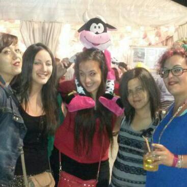 Reeich9's tweet image. #Sabadete #FiestasGetafe2014 @rocioguisy @sandrybd @noiis77 Guapas!!!