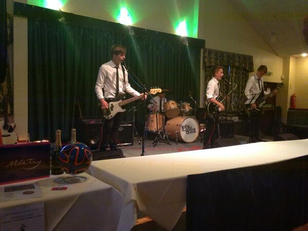 noisyarticle's tweet photo. Saturday night http://t.co/ZpgZ9iAVzh