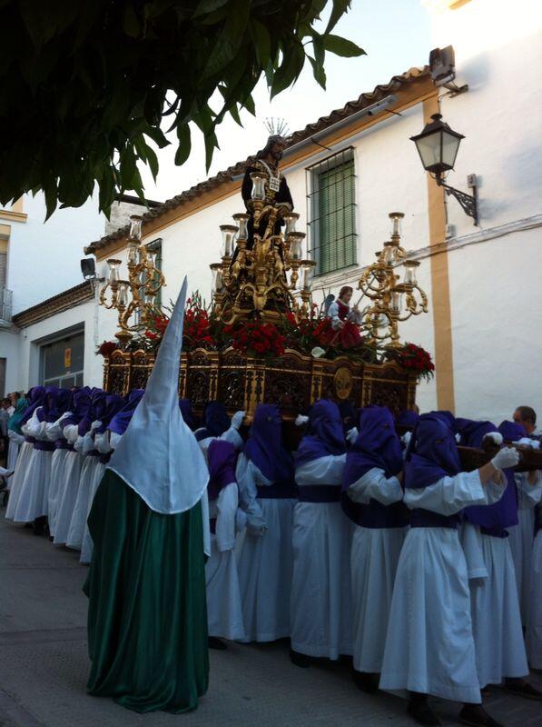 Que privilegio tienen estas porteadoras de poder llevarte, "Rescatado".