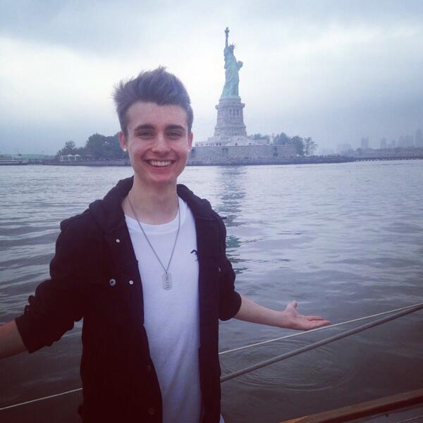 WeeklyChris's tweet photo. Made itt http://t.co/UwkSLzYvjA