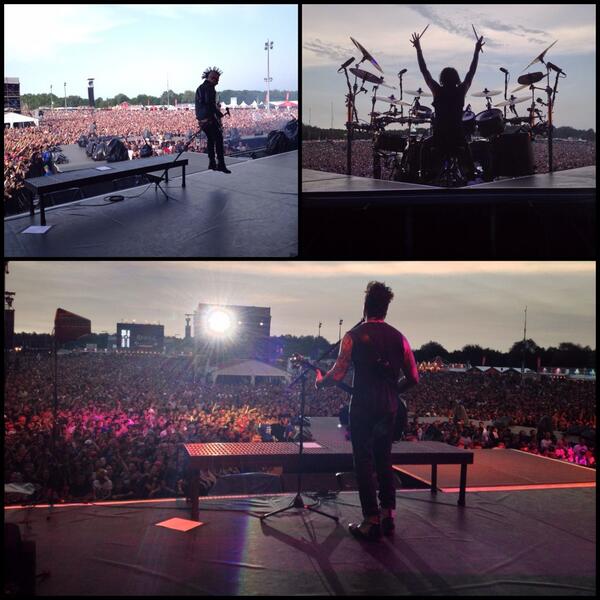 TheOfficialA7X's tweet photo. What an incredible day, @pinkpopfest!  65k strong!  Please take notice of Johnny's magic trick in the picture! http://t.co/3ymRKQG1ii