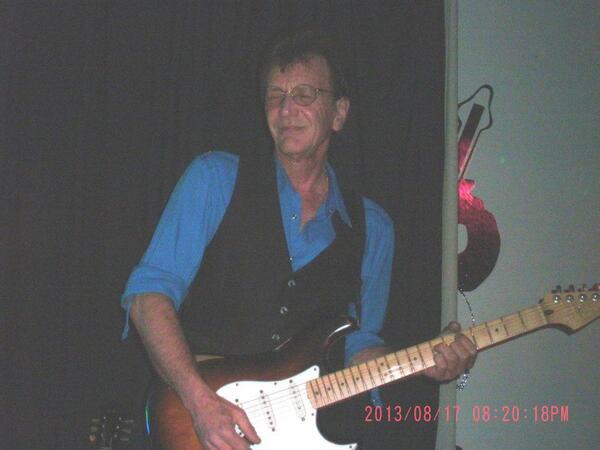 stringandsing's tweet image. Guitarist available for Studio Work or Touring. Blues rock guitarist well rounded and a good attitude professional