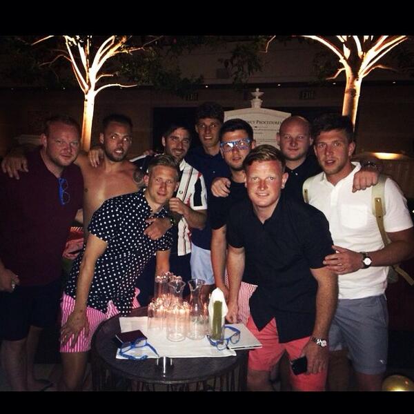 smevs87's tweet photo. XS pool party http://t.co/ZHrGiZTX8t