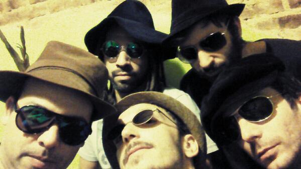 SessionesReggae's tweet image. #Sessionesreggae anteojos y sombreros para #Sessiones