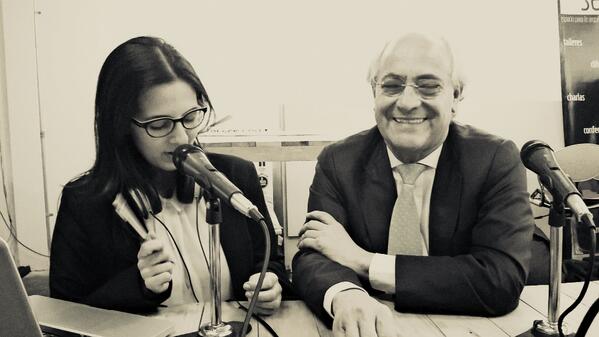 radioarq's tweet photo. Completamente en vivo en #LaHoraArquine por @radioarq @colegiodearqs @arquine http://t.co/7twlTnjP9m