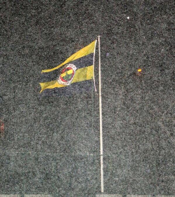 İnsanoğlunun onbinlerce yıllık tarihindeki hangi kutsal simge senden daha heybetli olabilir ki...