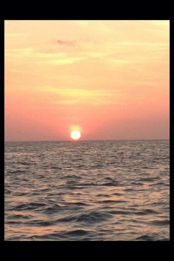 ShareALittleSun's tweet photo. A great sunset spot. RT @FLKeysfishguide: beautiful sunsets in the Florida Keys. #LoveFL http://t.co/kuDlhmxaGU