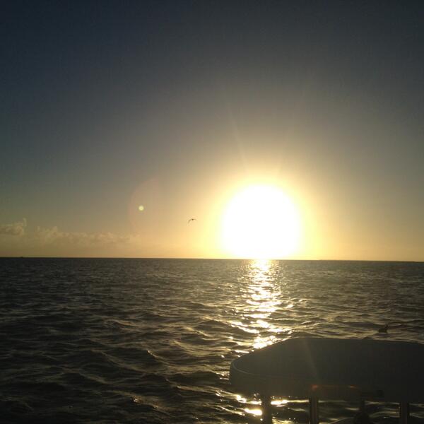 ShareALittleSun's tweet photo. A great sunset spot. RT @FLKeysfishguide: beautiful sunsets in the Florida Keys. #LoveFL http://t.co/kuDlhmxaGU