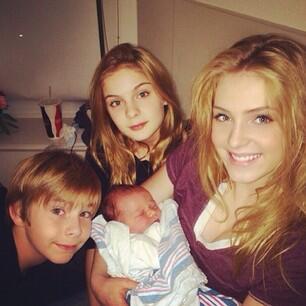 BrisShartwdfans's tweet photo. @BriSharbino @SaxonSharbino PLEASEE follow me. Today is MY BIRHTDAY!! I love you so much!! it's my dream :) http://t.co/B1sKdbf8DZ