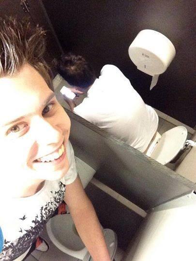 SadProxy's tweet image. just look at his smile: 3
(solo miren su sonrrisa) 
xDDD