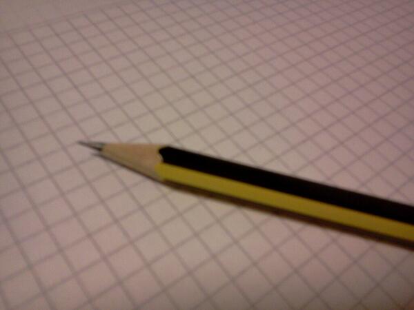 mixeleiva's tweet image. Amo sacarle punta al lapiz #alltheproblems