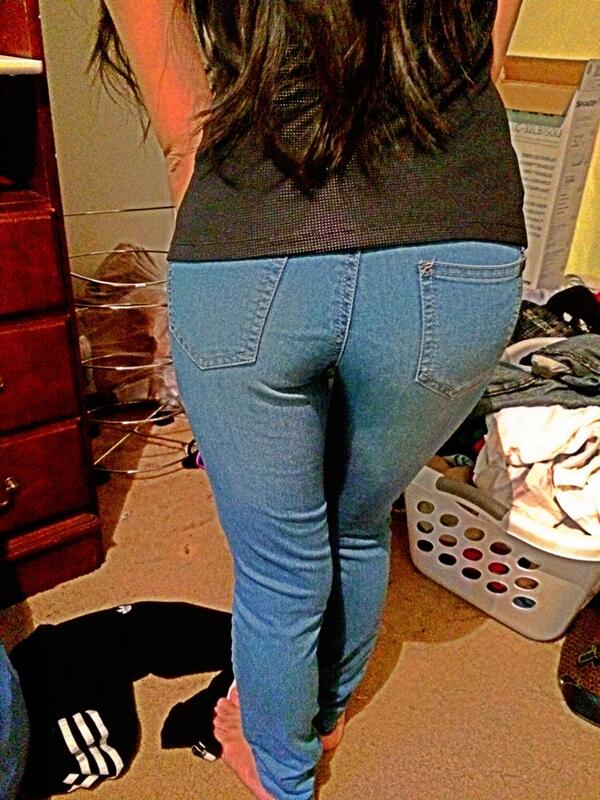 NwBooty's tweet photo. Them jeans tho@thesexpedition @CreepShot #freaks #latina #beautiful http://t.co/5lofjWV3mU