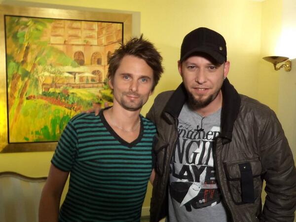 soyclaudiotv's tweet image. Hoy cumple 36 años Matthew Bellamy (Muse) Talentoso frontman, guitarrista y compositor. Excelente vibra. Aquí foto